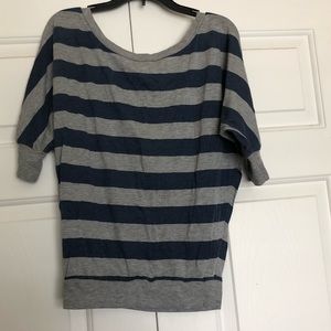 Quarter sleeve shirt